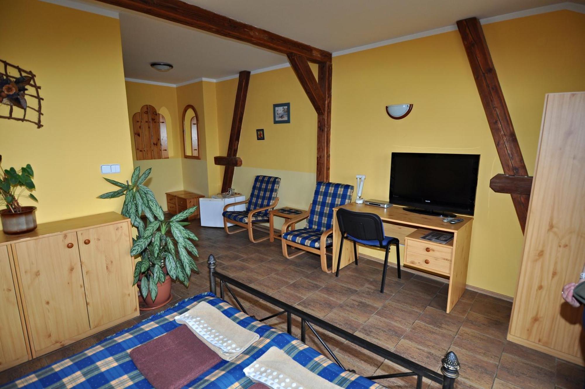 Hotel Na Hradbach โลว์นี ห้อง รูปภาพ