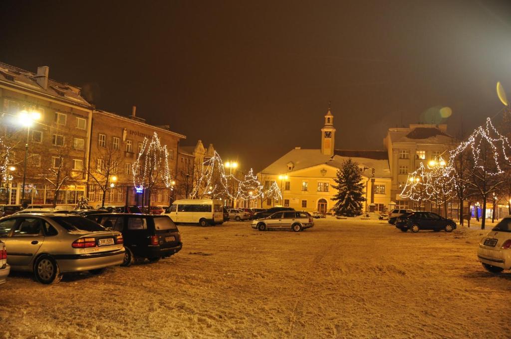 Hotel Na Hradbach โลว์นี ภายนอก รูปภาพ