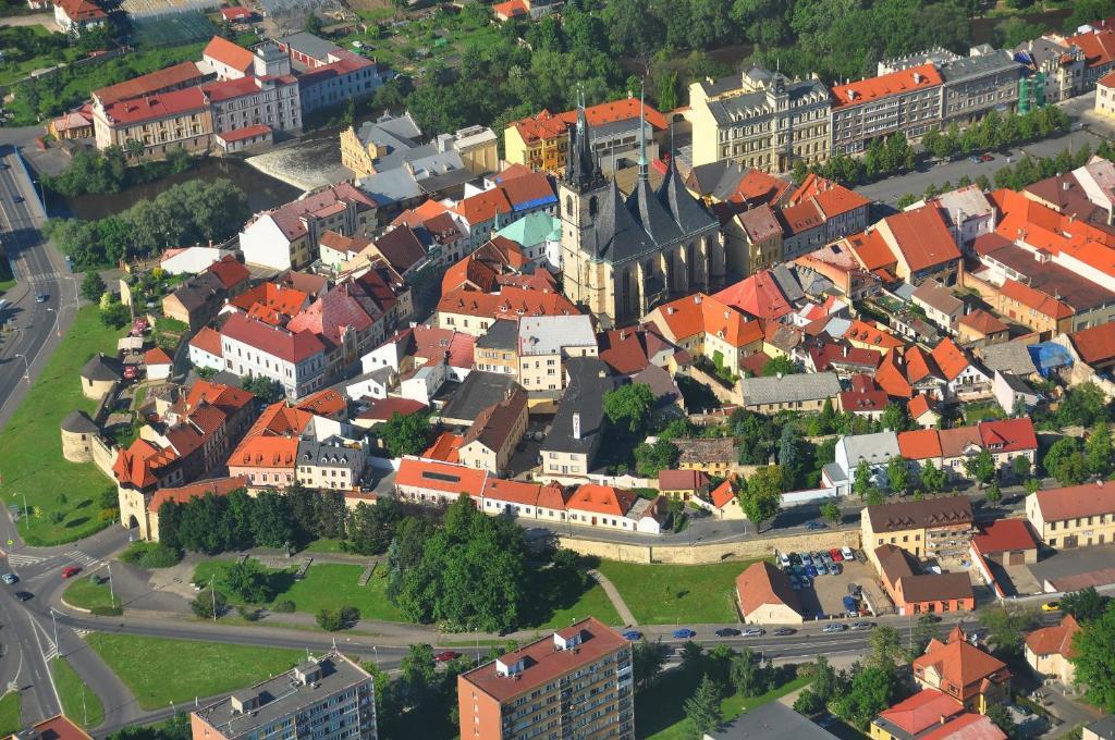 Hotel Na Hradbach โลว์นี ภายนอก รูปภาพ