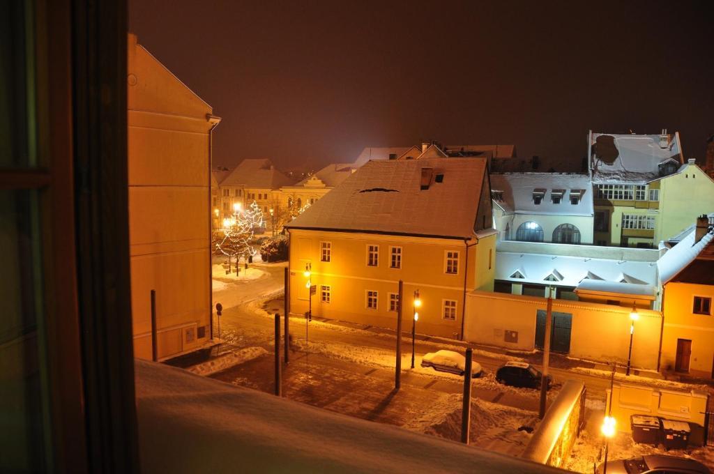 Hotel Na Hradbach โลว์นี ภายนอก รูปภาพ