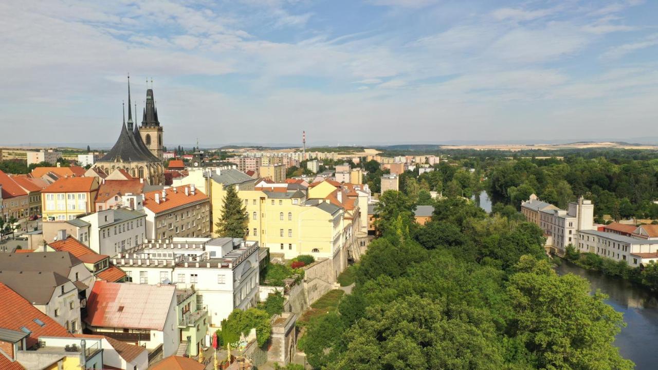 Hotel Na Hradbach โลว์นี ภายนอก รูปภาพ