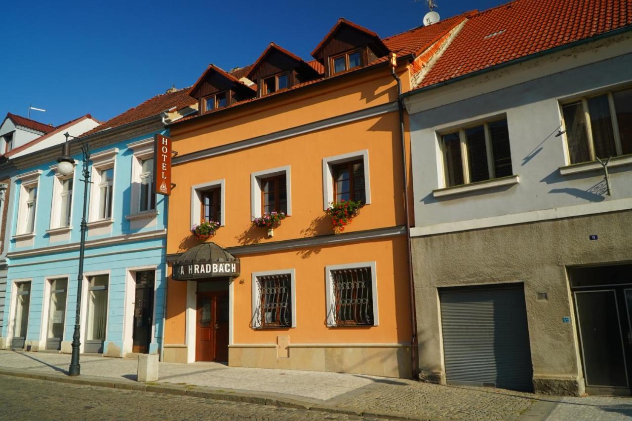 Hotel Na Hradbach โลว์นี ภายนอก รูปภาพ
